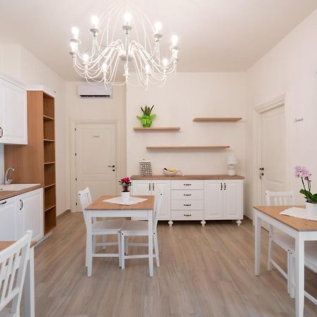 Essenza Bed & Breakfast Massafra Bagian luar foto