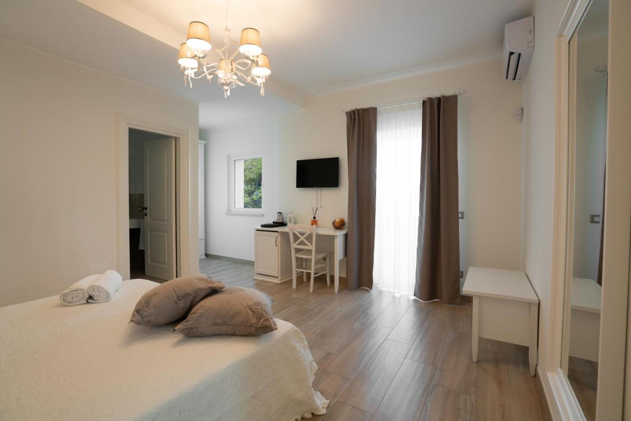 Essenza Bed & Breakfast Massafra Bagian luar foto