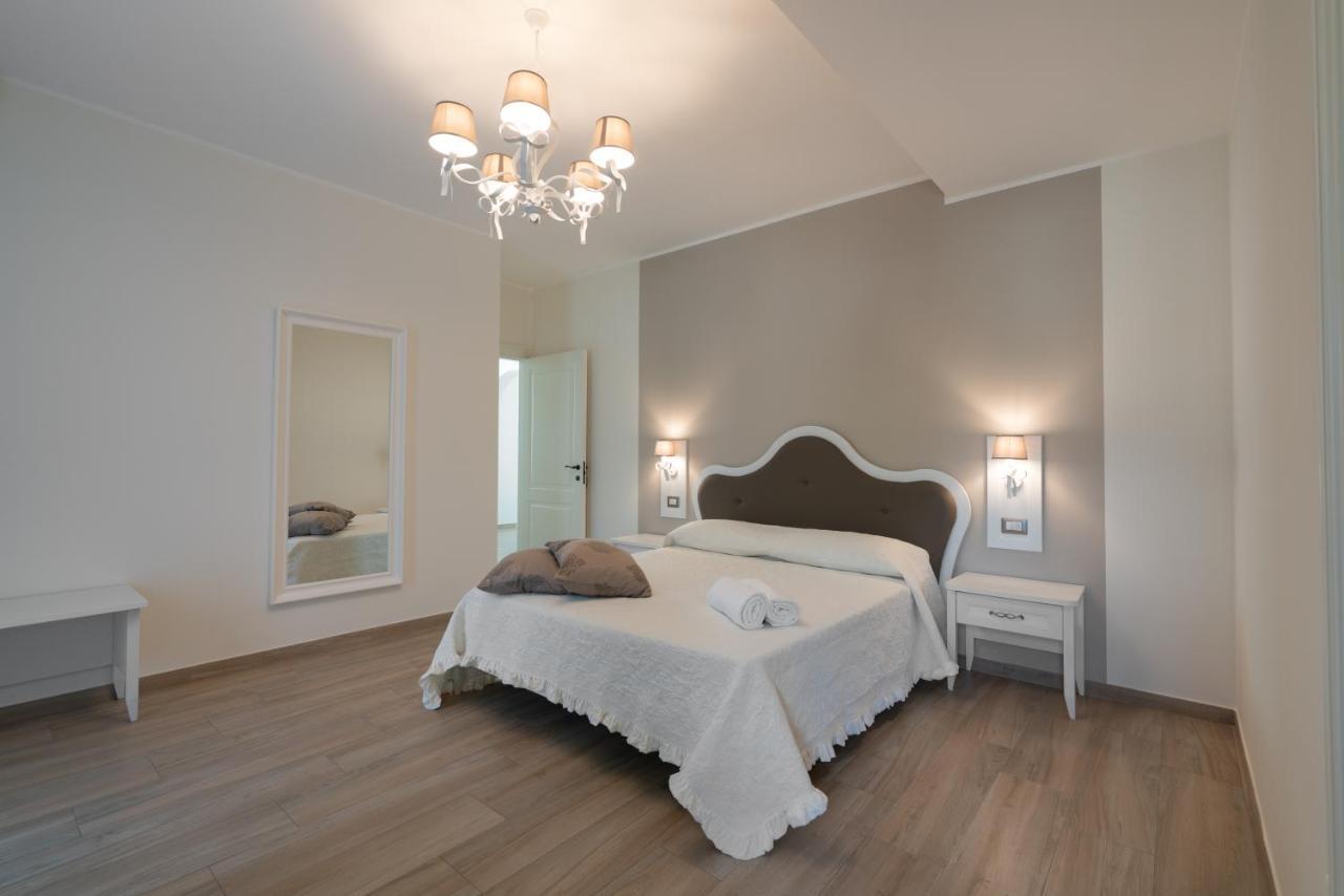 Essenza Bed & Breakfast Massafra Bagian luar foto