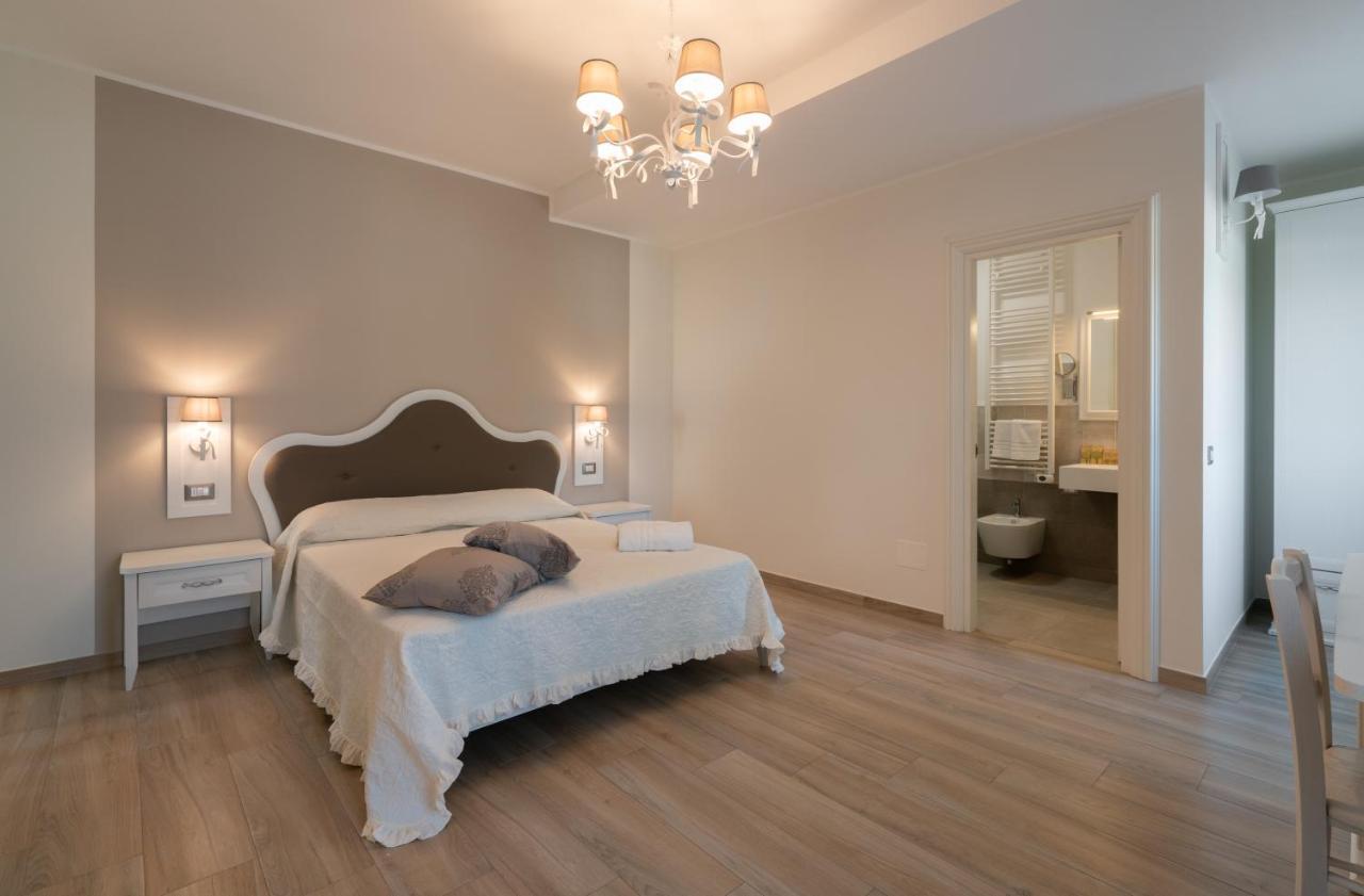 Essenza Bed & Breakfast Massafra Bagian luar foto
